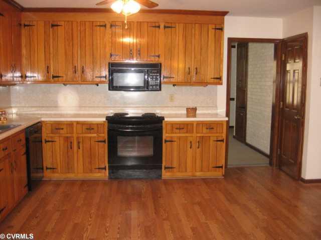 10305 Qualla Road Chesterfield, VA 23832 - Photo 4 of 12 Kitchen
