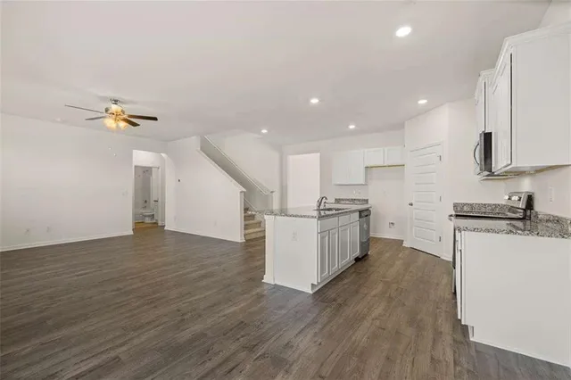 $389,700 | 331 Friendship Oak Way, Hampton, GA 30228