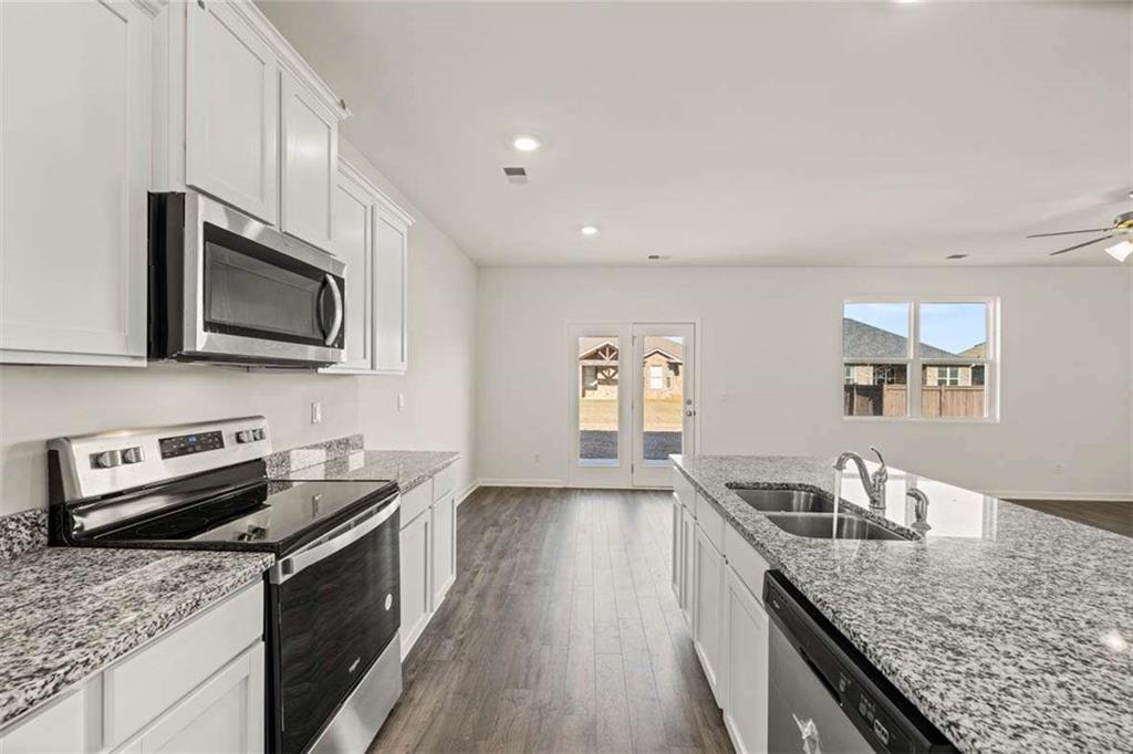 331 Friendship Oak Way Hampton, GA 30228 - Photo 7 of 33