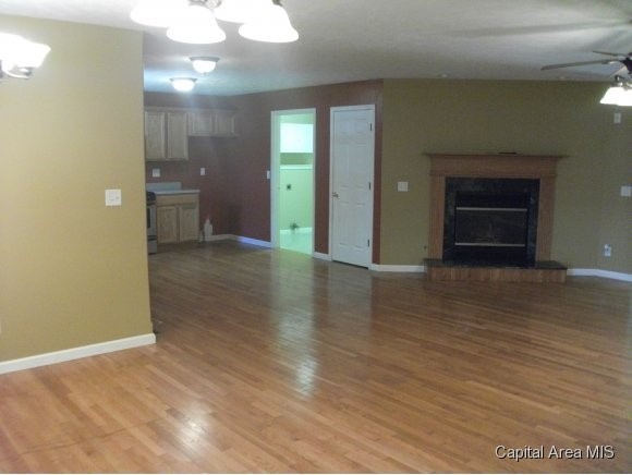 310 Polk Street Athens, IL 62613 - Photo 4 of 22 Gallery Image 4