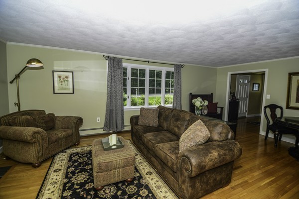 20 Maplewood Road Medfield, MA 02052 - Photo 4 of 30 Gallery Image 4