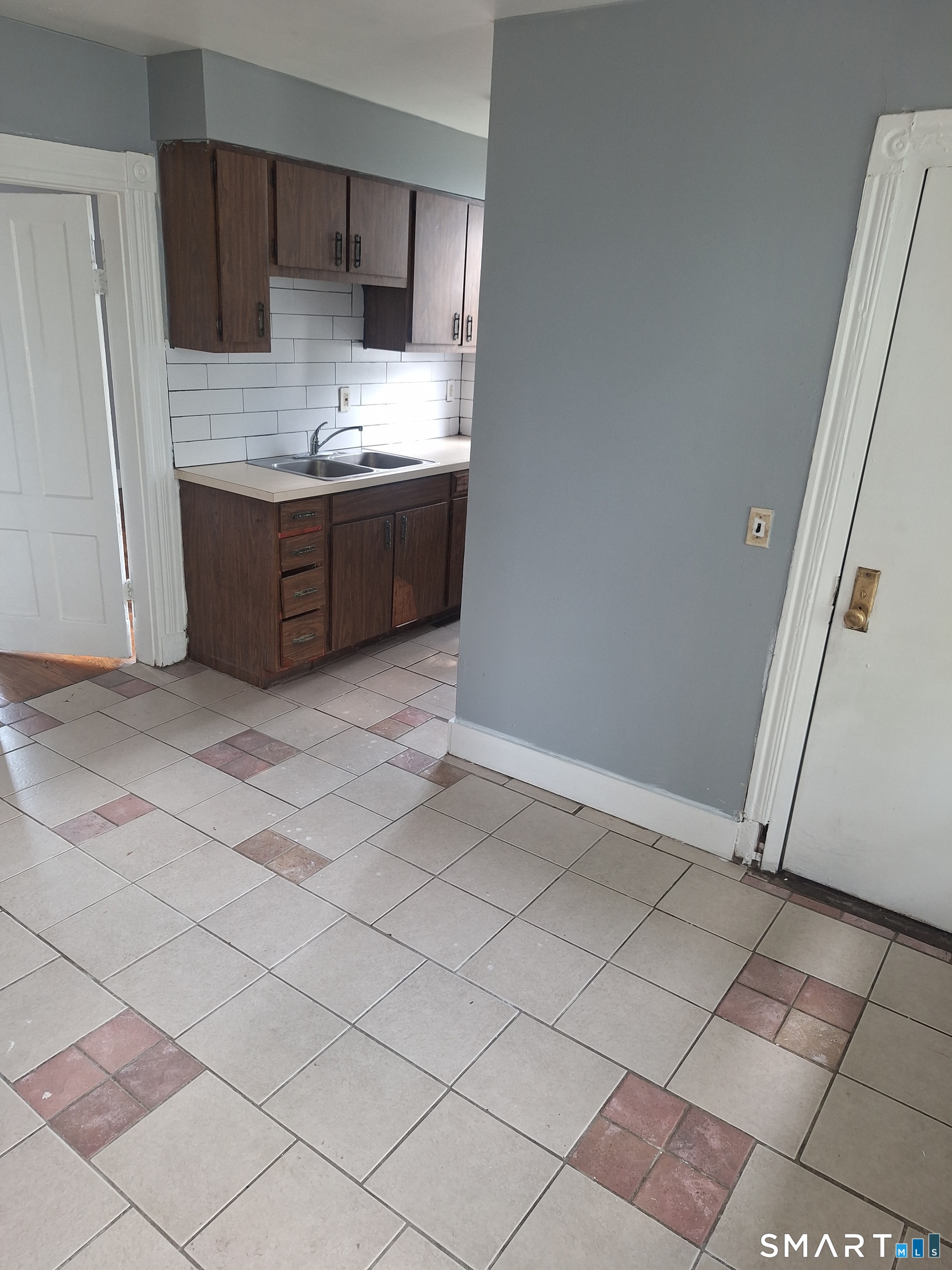 170 Franklin Street Meriden, CT 06450 - Photo 9 of 16