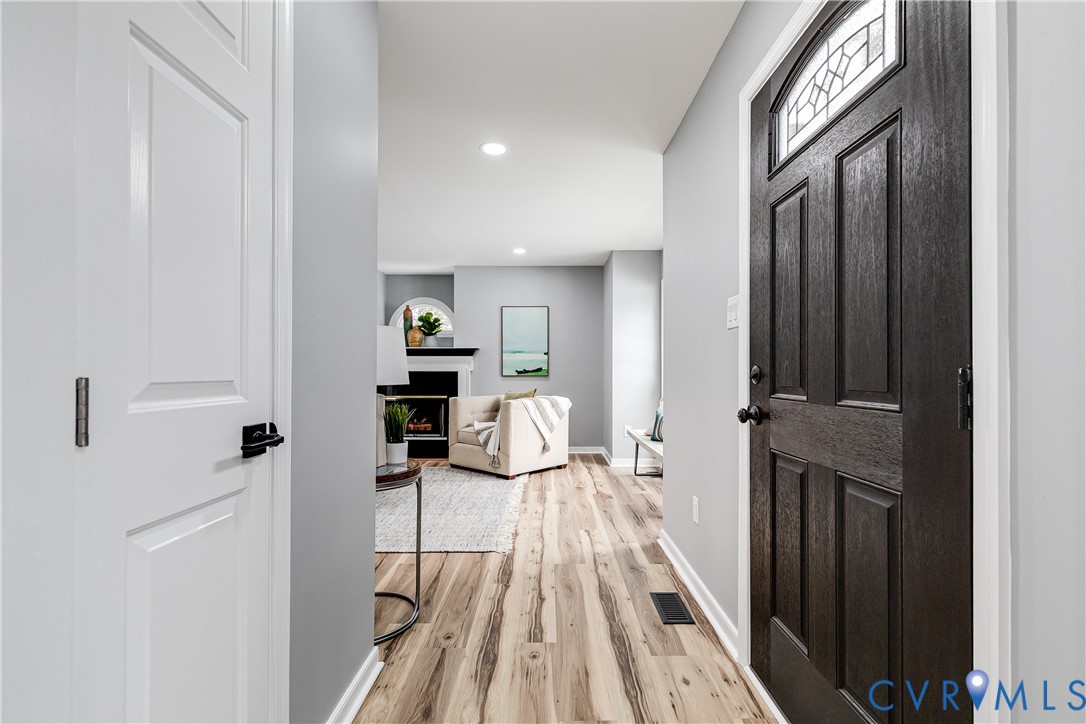 7112 Harbourside Court Midlothian, VA 23112 - Photo 4 of 49 a view of hall way with furniture