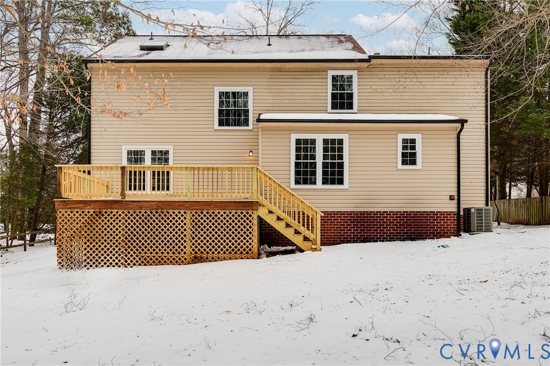 7112 Harbourside Court Midlothian, VA 23112 - Photo 49 of 49 a front view of a house with a yard