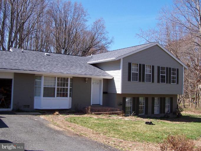 922 Challedon Road Great Falls, VA 22066 - Photo 12 of 14 Exterior #3