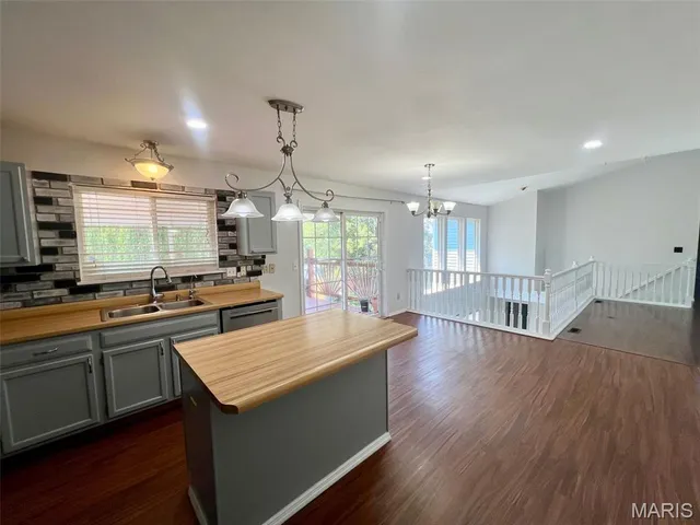 $2,350 | 12 Royalltrail Court, O'Fallon, MO 63368