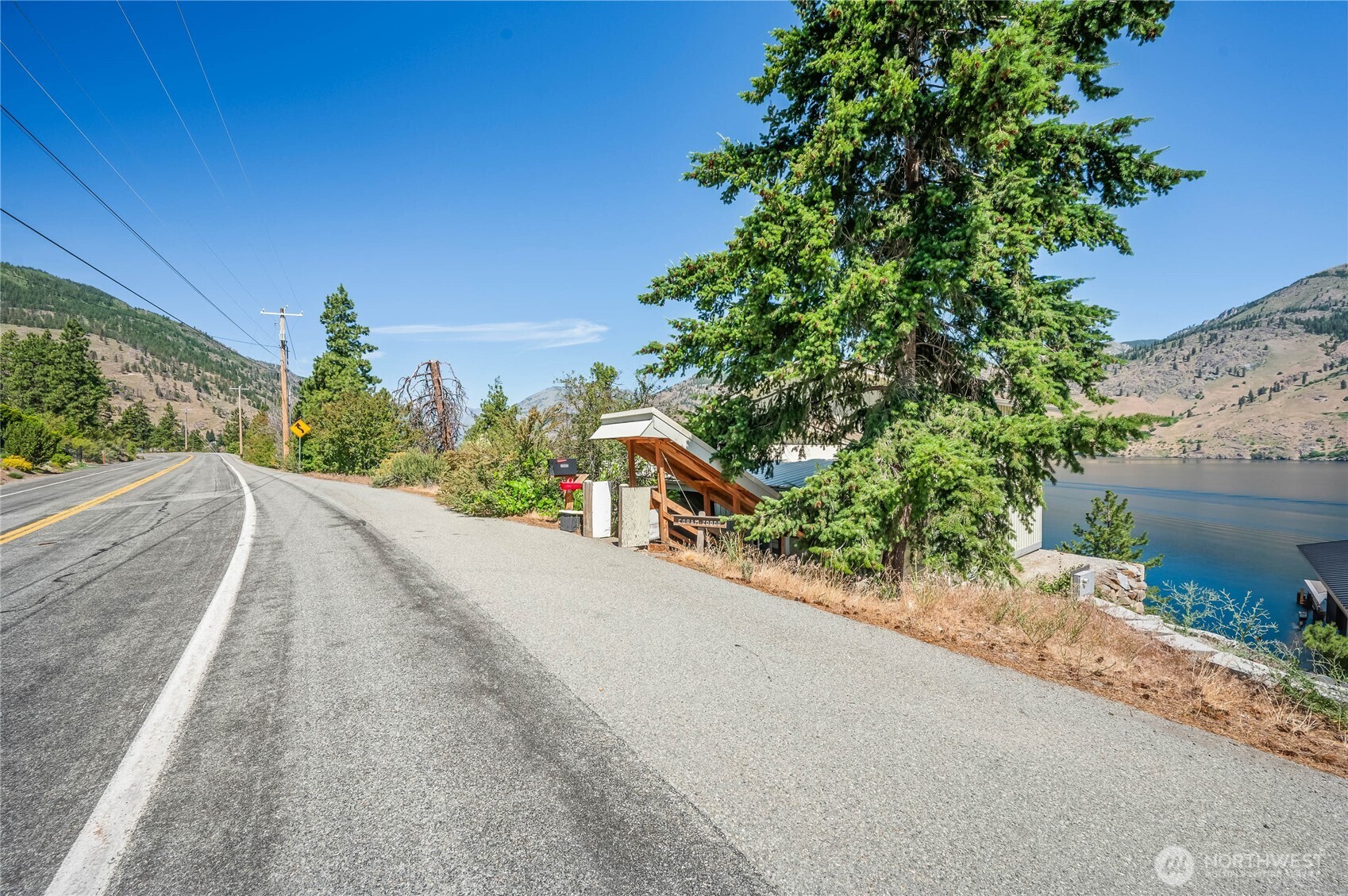 20000 South Lakeshore Road Chelan, WA 98816 - Photo 3 of 37