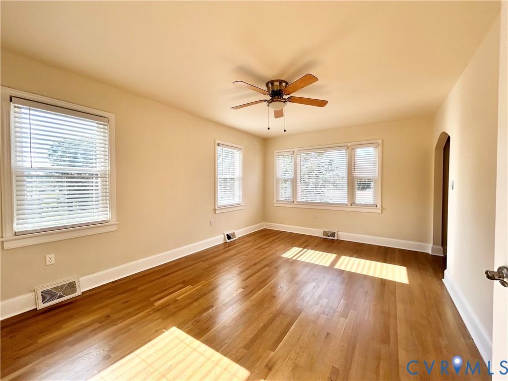 411 Hillcrest Avenue Colonial Heights, VA 23834 - Photo 24 of 33 a view of an empty room and window
