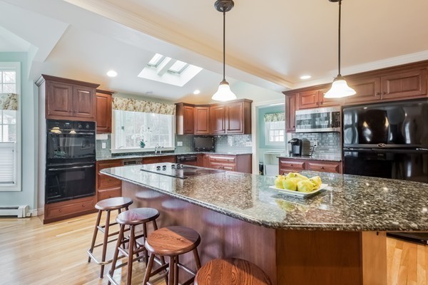 76 Old Post Road Walpole, MA 02032 - Photo 11 of 30