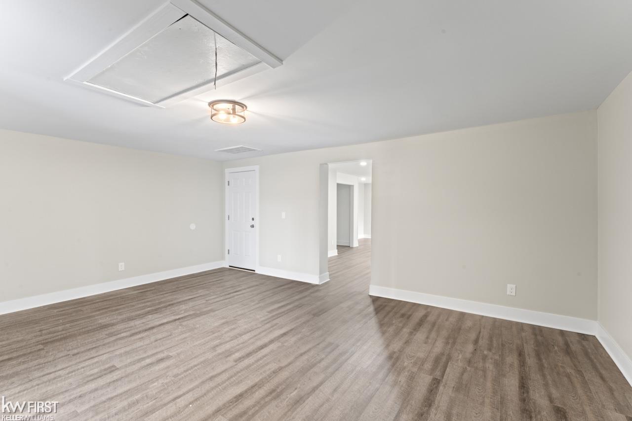 10104 North Sheridan Road Montrose, MI 48457 - Photo 14 of 39 50168086-aefd4a93-4cef-4f8f-adb1-a3ffd8708d82.JPG
