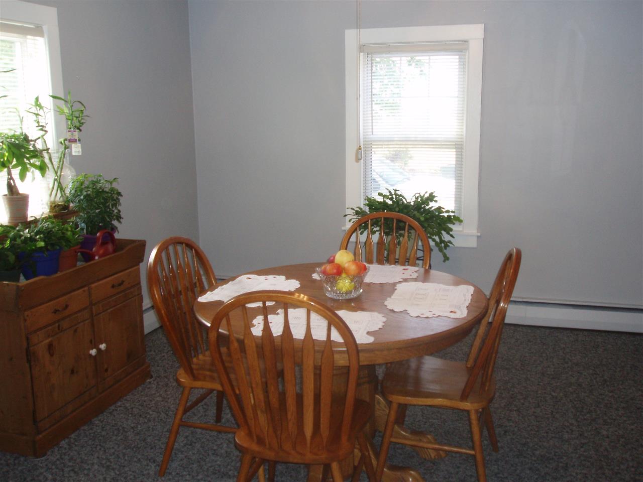 161 Calef Road Manchester, NH 03103 - Photo 5 of 28 Gallery Image 5