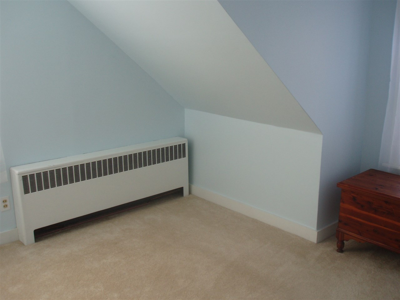 161 Calef Road Manchester, NH 03103 - Photo 9 of 28 Gallery Image 9