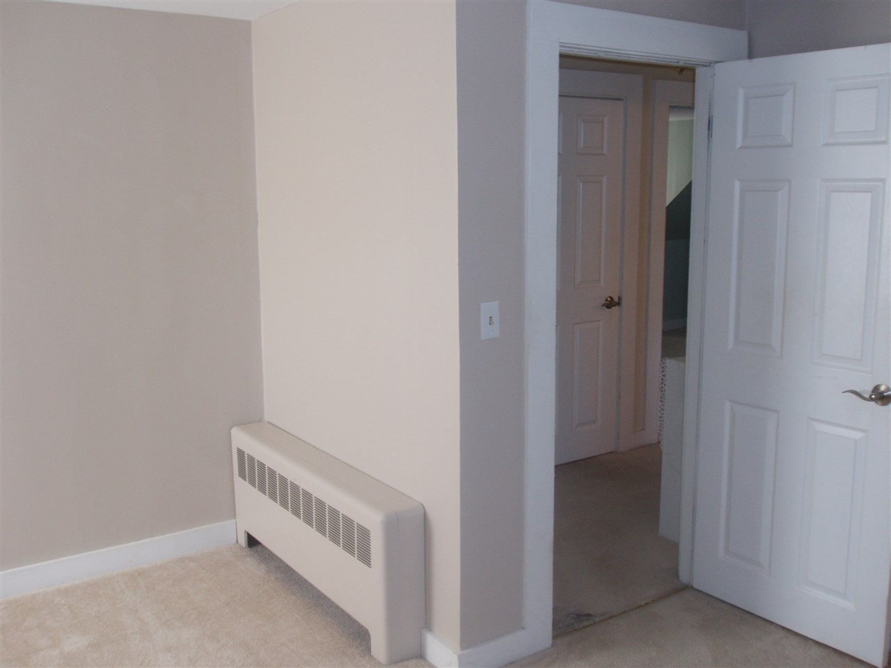 161 Calef Road Manchester, NH 03103 - Photo 10 of 28 Gallery Image 10