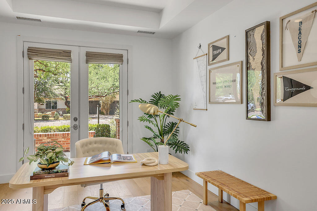 3924 East Roma Avenue Phoenix, AZ 85018 - Photo 18 of 32 a view of a workspace with a window