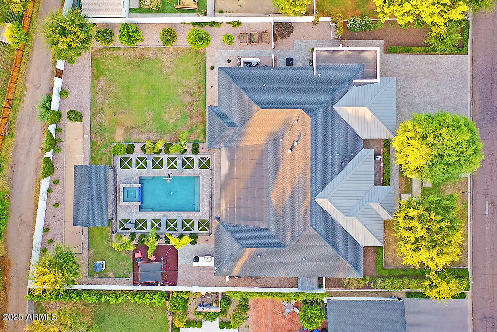 3924 East Roma Avenue Phoenix, AZ 85018 - Photo 32 of 32 an aerial view of houses with yard