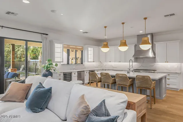 $3,365,000 | 3924 East Roma Avenue, Phoenix, AZ 85018