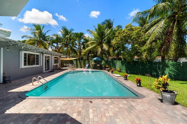 $2,775,000 | 19885 Northeast 22nd Avenue, Miami, FL 33180