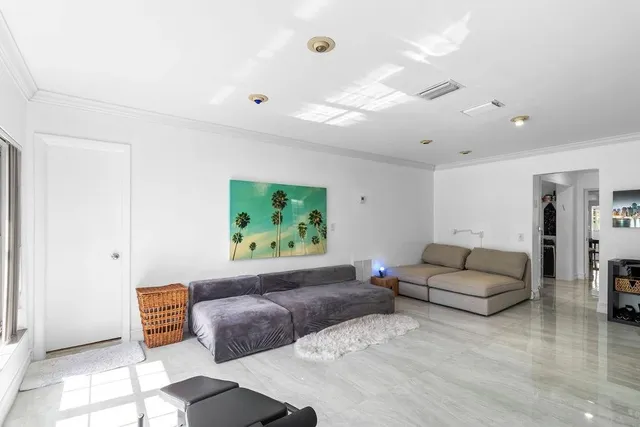 $2,775,000 | 19885 Northeast 22nd Avenue, Miami, FL 33180