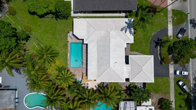 $2,775,000 | 19885 Northeast 22nd Avenue, Miami, FL 33180