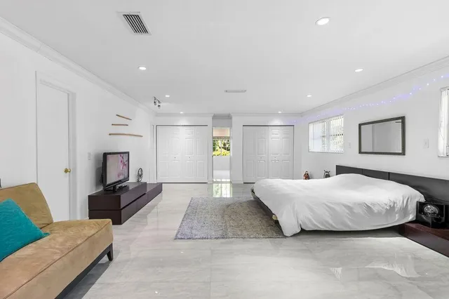 $2,775,000 | 19885 Northeast 22nd Avenue, Miami, FL 33180