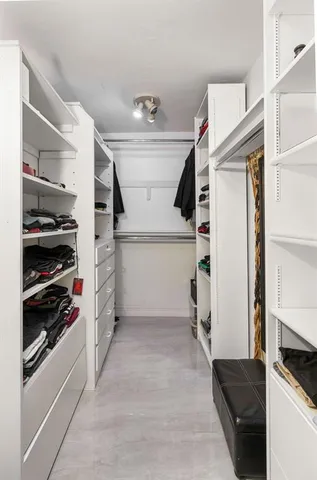 $2,775,000 | 19885 Northeast 22nd Avenue, Miami, FL 33180