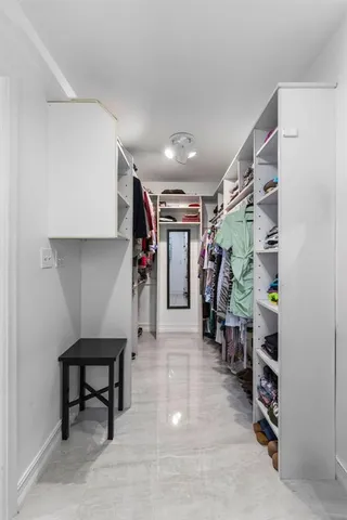 $2,775,000 | 19885 Northeast 22nd Avenue, Miami, FL 33180