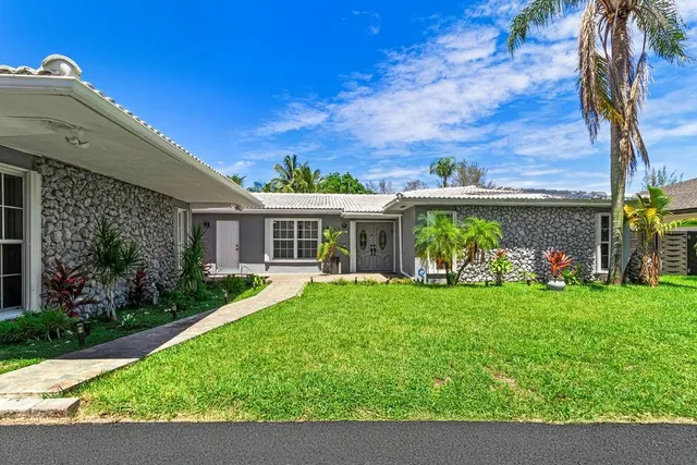 $2,775,000 | 19885 Northeast 22nd Avenue, Miami, FL 33180