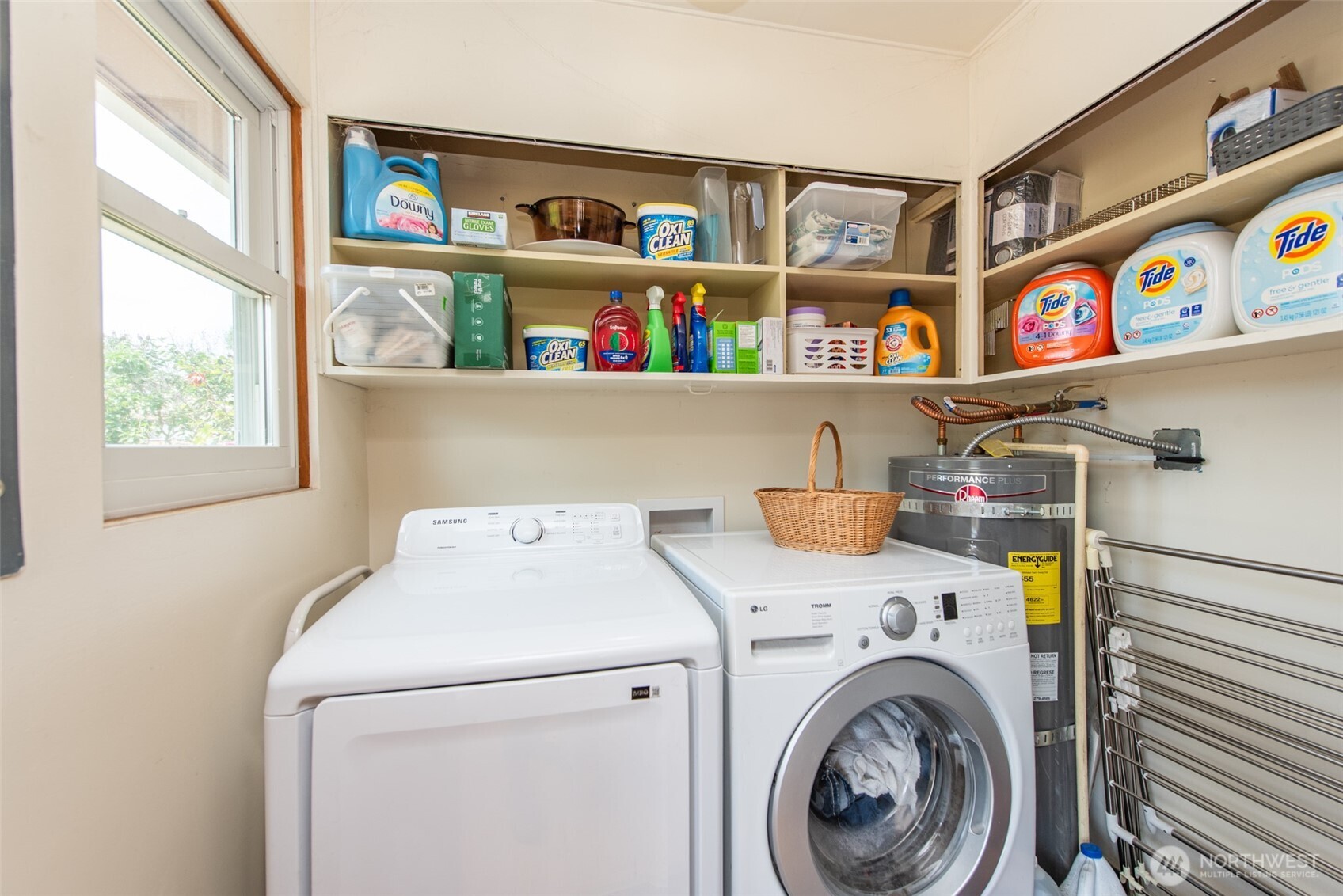 307 East Fir Street Sequim, WA 98382 - Photo 13 of 29 a utility room with dryer and washer