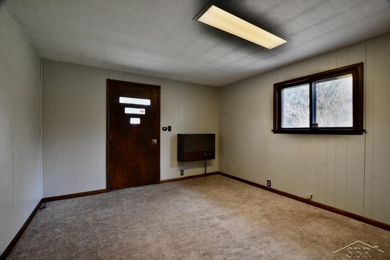 5700 North Saginaw Road Midland, MI 48640 - Photo 10 of 18 50171491-ce670530-27a1-48a6-a93b-046b71bf649e.JPG