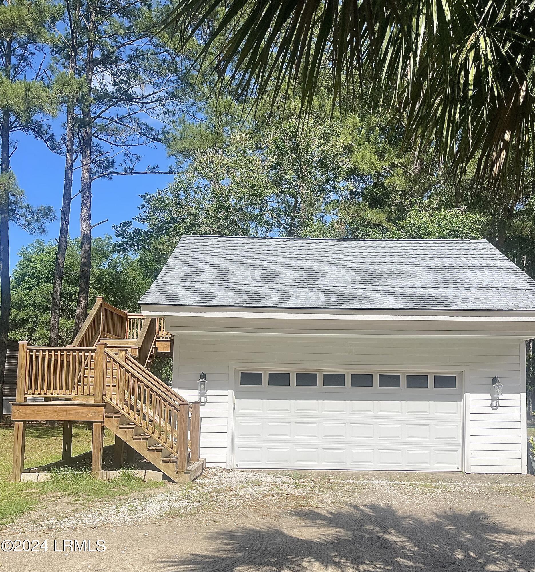 91 Holly Hall Road Beaufort, SC 29907 - Photo 27 of 30 91 Holly Hall Garage