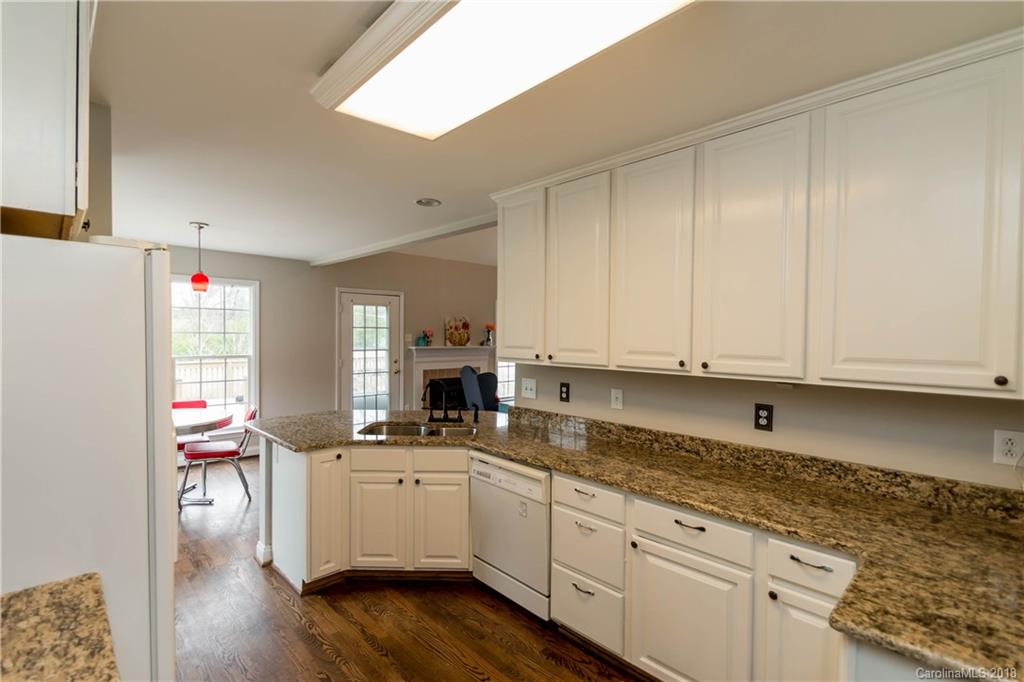 9528 Potter Road Matthews, NC 28104 - Photo 8 of 27 Gallery Image 8
