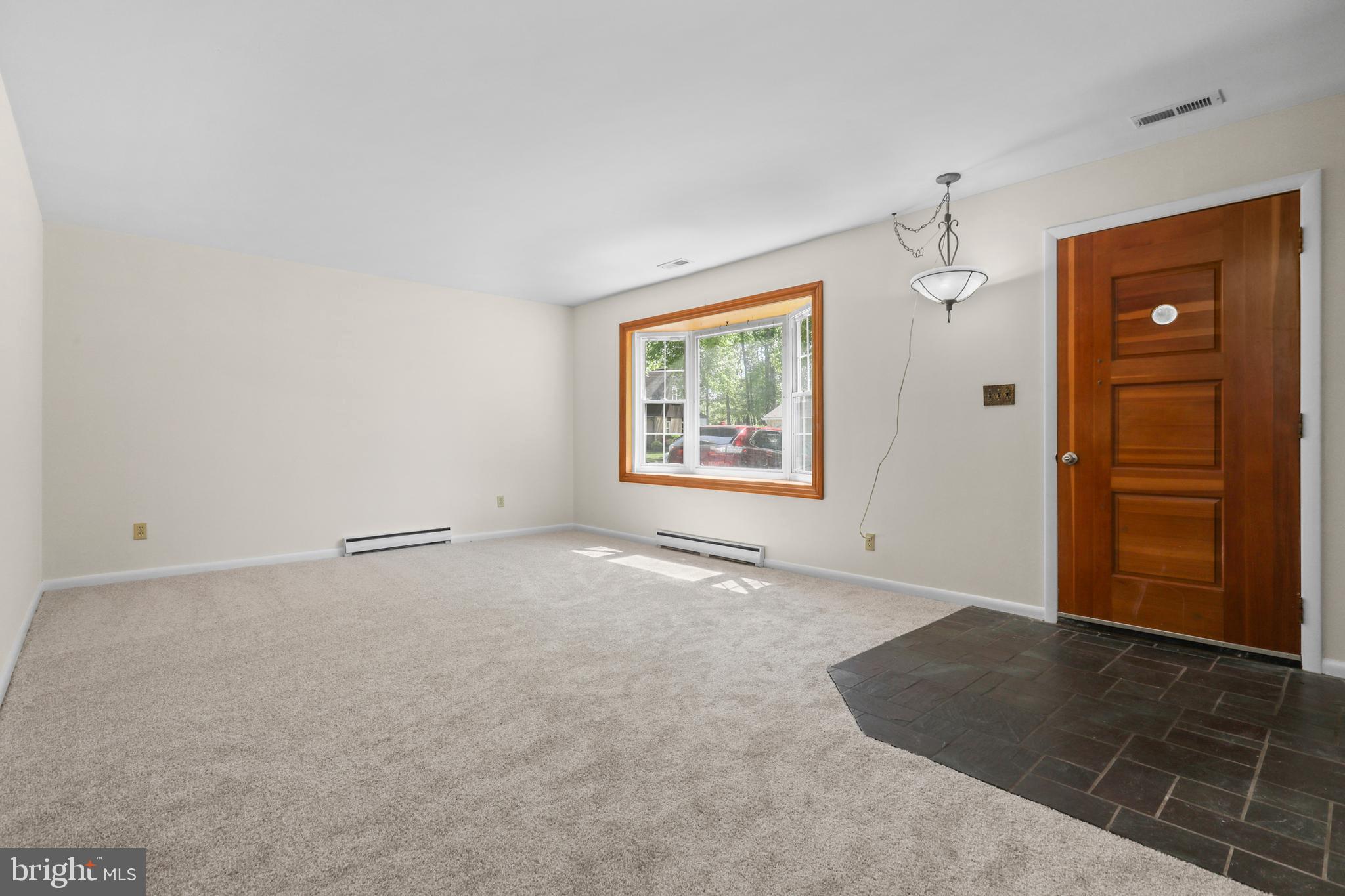 823 Bradley Road Joppa, MD 21085 - Photo 6 of 33 Living Room