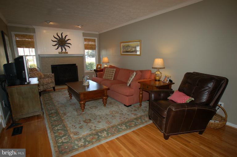 3223 Magnolia Ridge Road Annapolis, MD 21403 - Photo 22 of 27 Family Room