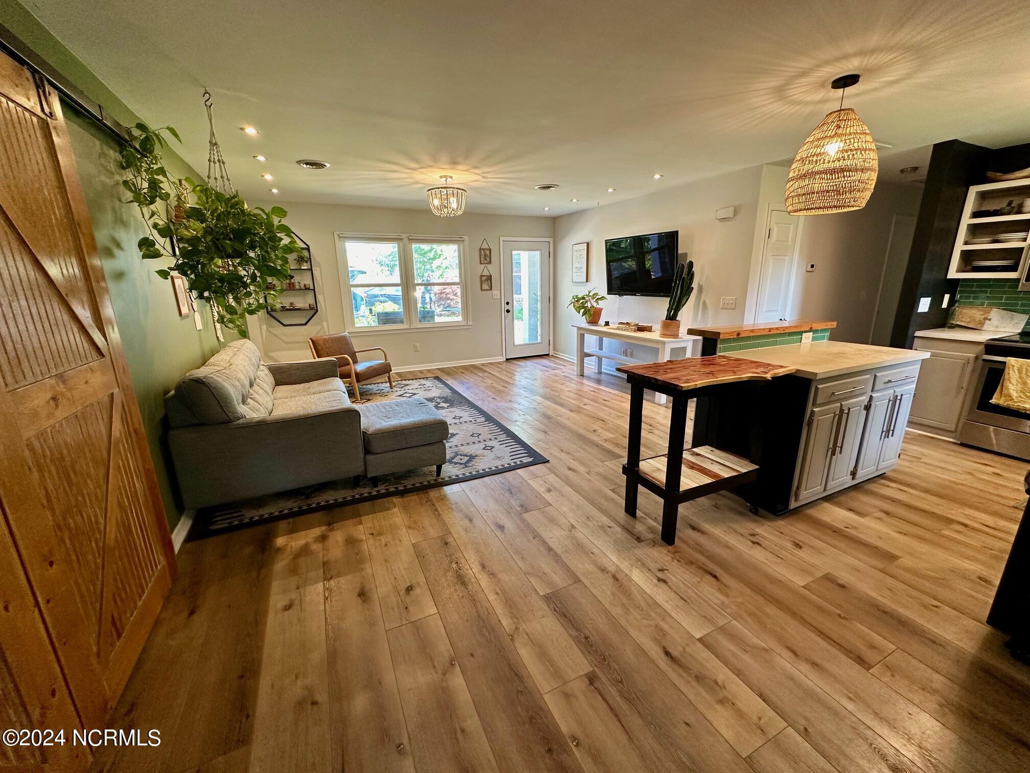 187 9 Mile Road Newport, NC 28570 - Photo 15 of 46 Living