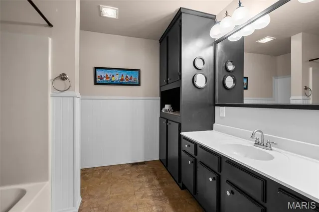 $449,900 | 1355 Lake Sherwood Drive, Marthasville, MO 63357