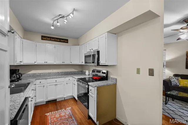 $449,900 | 1355 Lake Sherwood Drive, Marthasville, MO 63357