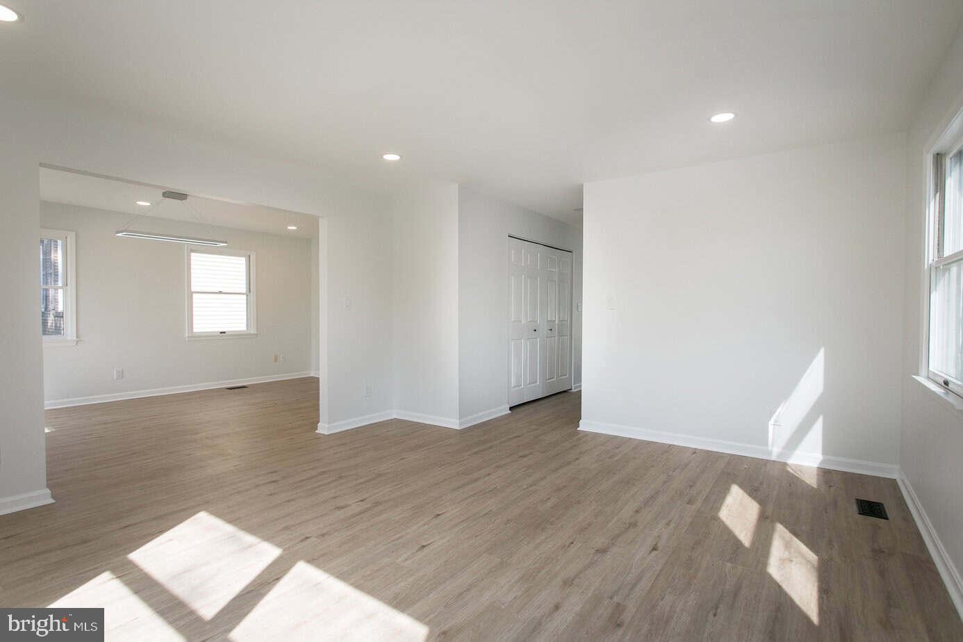 6301 Benhurst Road Baltimore, MD 21209 - Photo 3 of 20 Family room