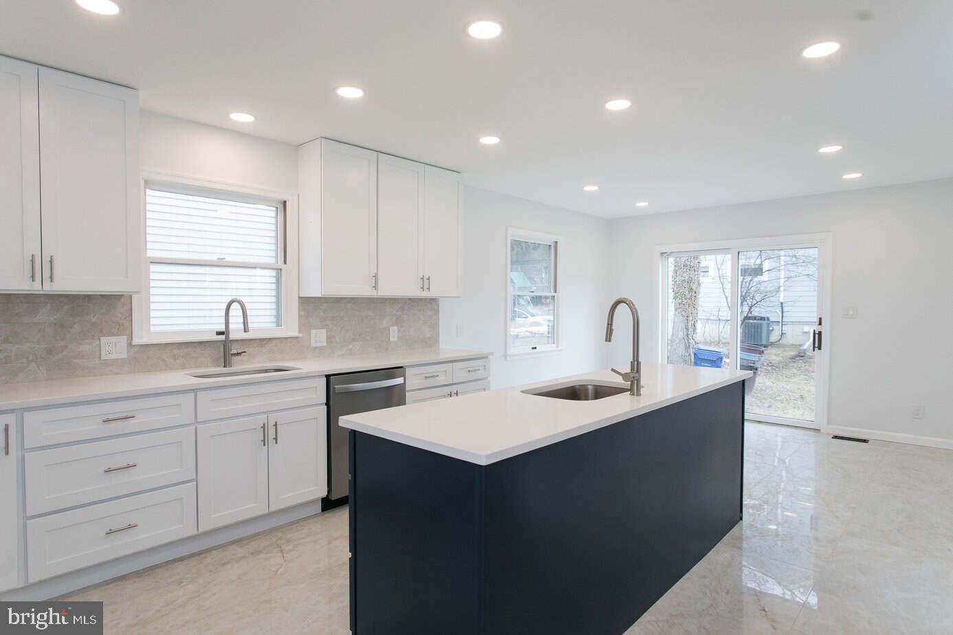6301 Benhurst Road Baltimore, MD 21209 - Photo 7 of 20 Kitchen