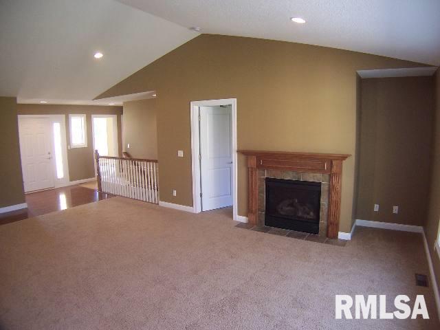 5684 Appleton Road Bettendorf, IA 52722 - Photo 4 of 9 Gallery Image 4