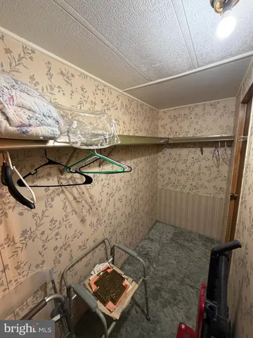 a view of utility room