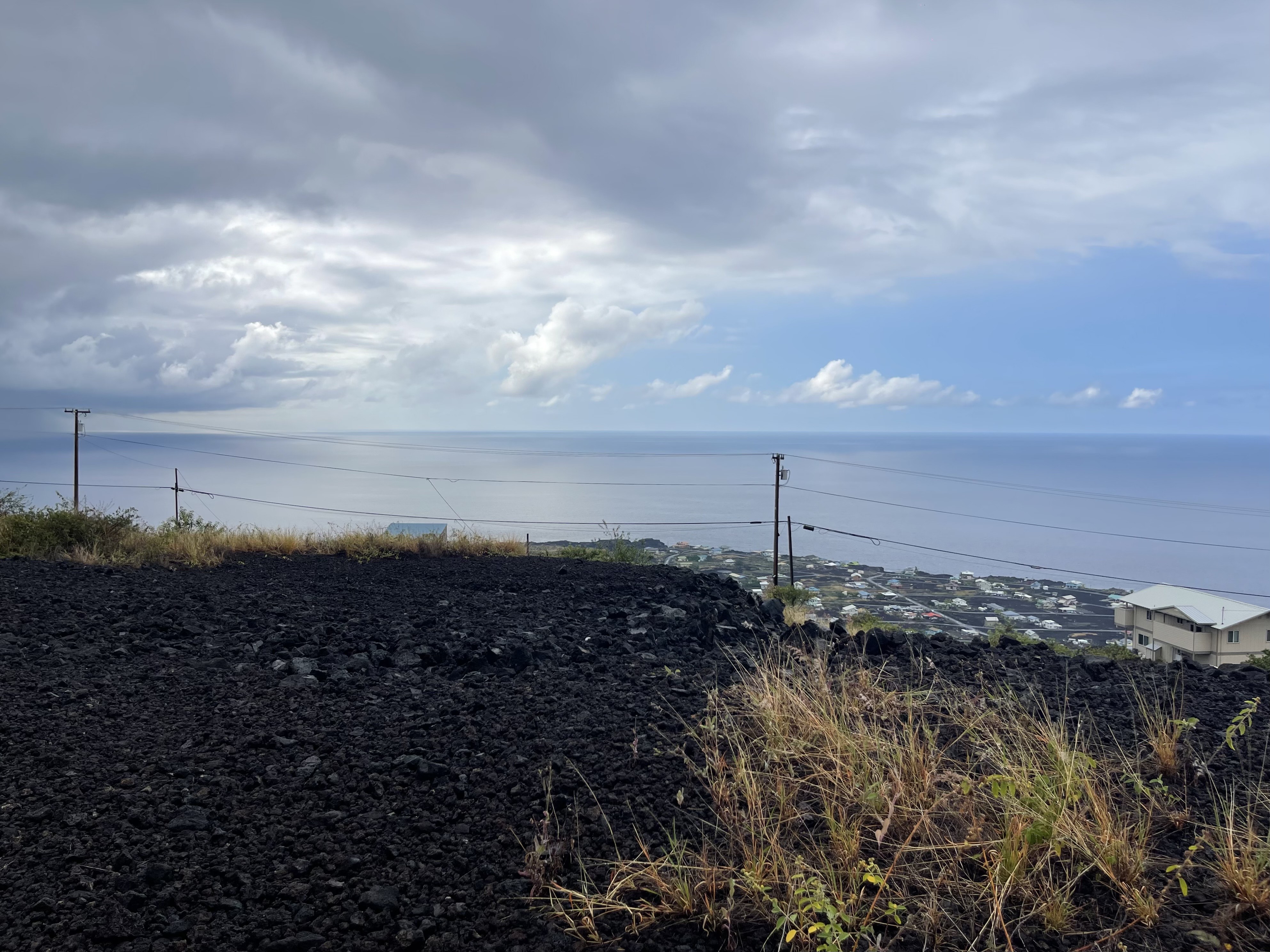 3 Milolii Road Captain Cook, HI 96704 - Photo 8 of 14 a view of a sky from the yard