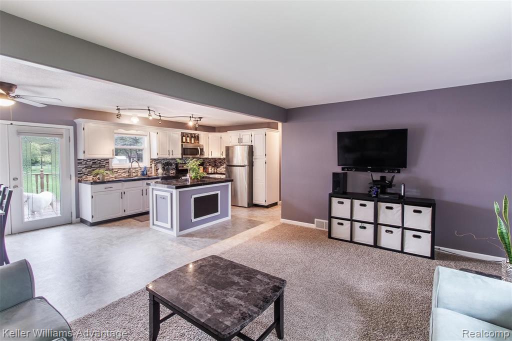 8302 North McKinley Road Flushing, MI 48433 - Photo 8 of 33 Gallery Image 8