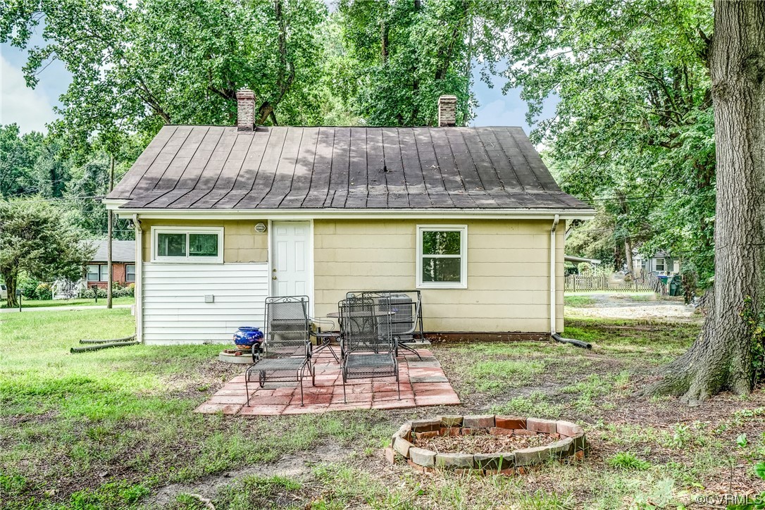 4306 Britannia Road Richmond, VA 23234 - Photo 20 of 20 a view of a backyard with a patio