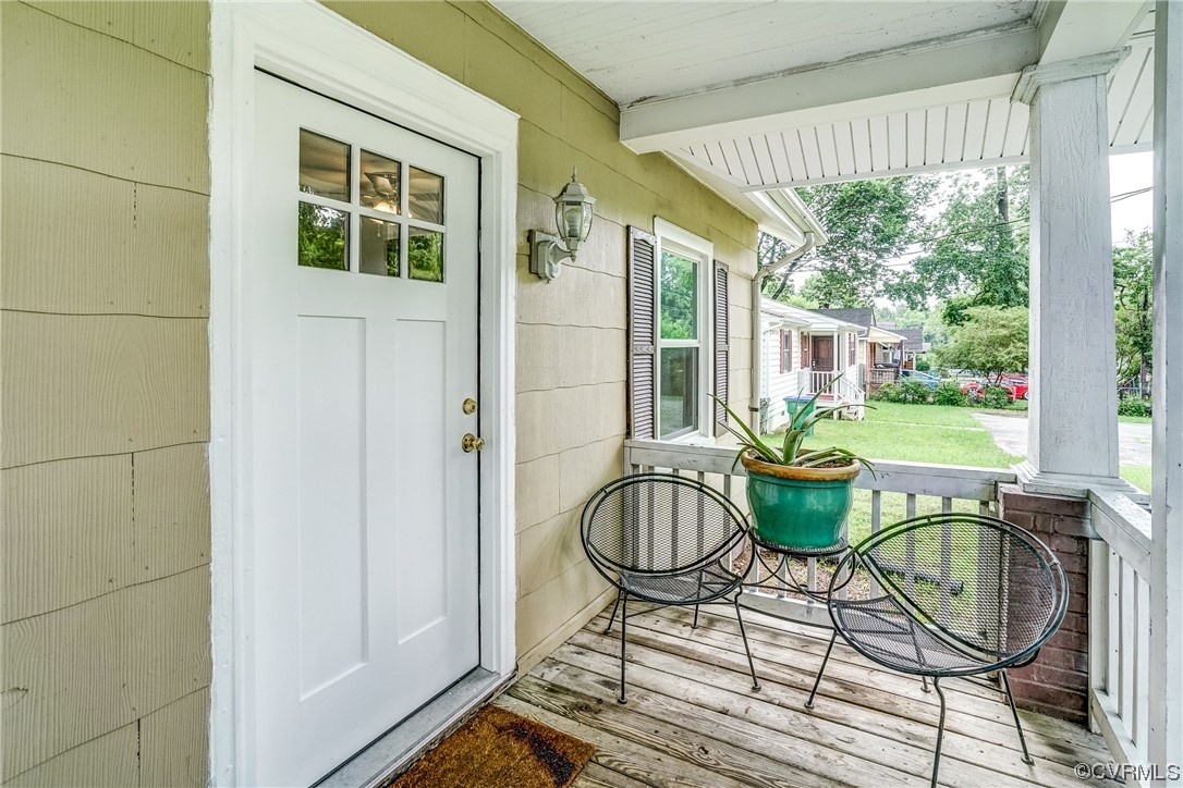 4306 Britannia Road Richmond, VA 23234 - Photo 2 of 20 a living room with furniture and a window