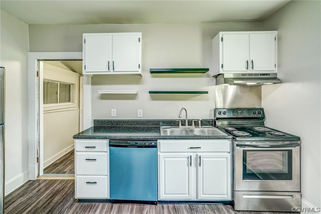 4306 Britannia Road Richmond, VA 23234 - Photo 9 of 20 a kitchen with stainless steel appliances granite countertop a stove and a sink