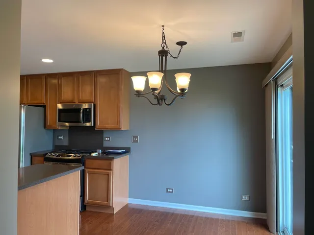 $2,250 | 615 Hawley Drive, Oswego, IL 60543