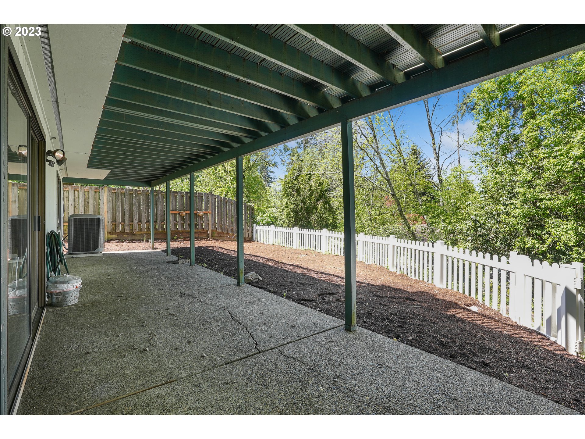 3905 Southwest Alice Street Portland, OR 97219 - Photo 33 of 40 Gallery Image 33