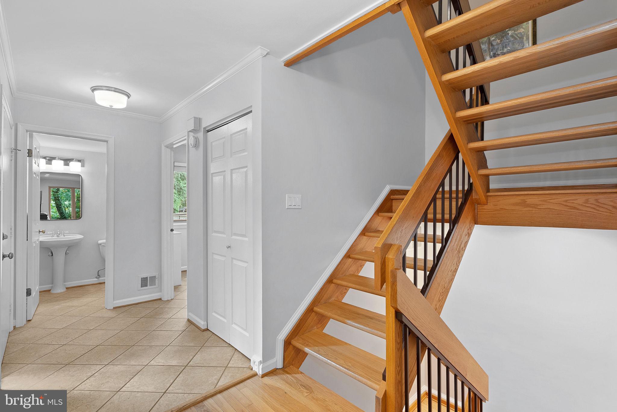 11777 Indian Ridge Road Reston, VA 20191 - Photo 8 of 60