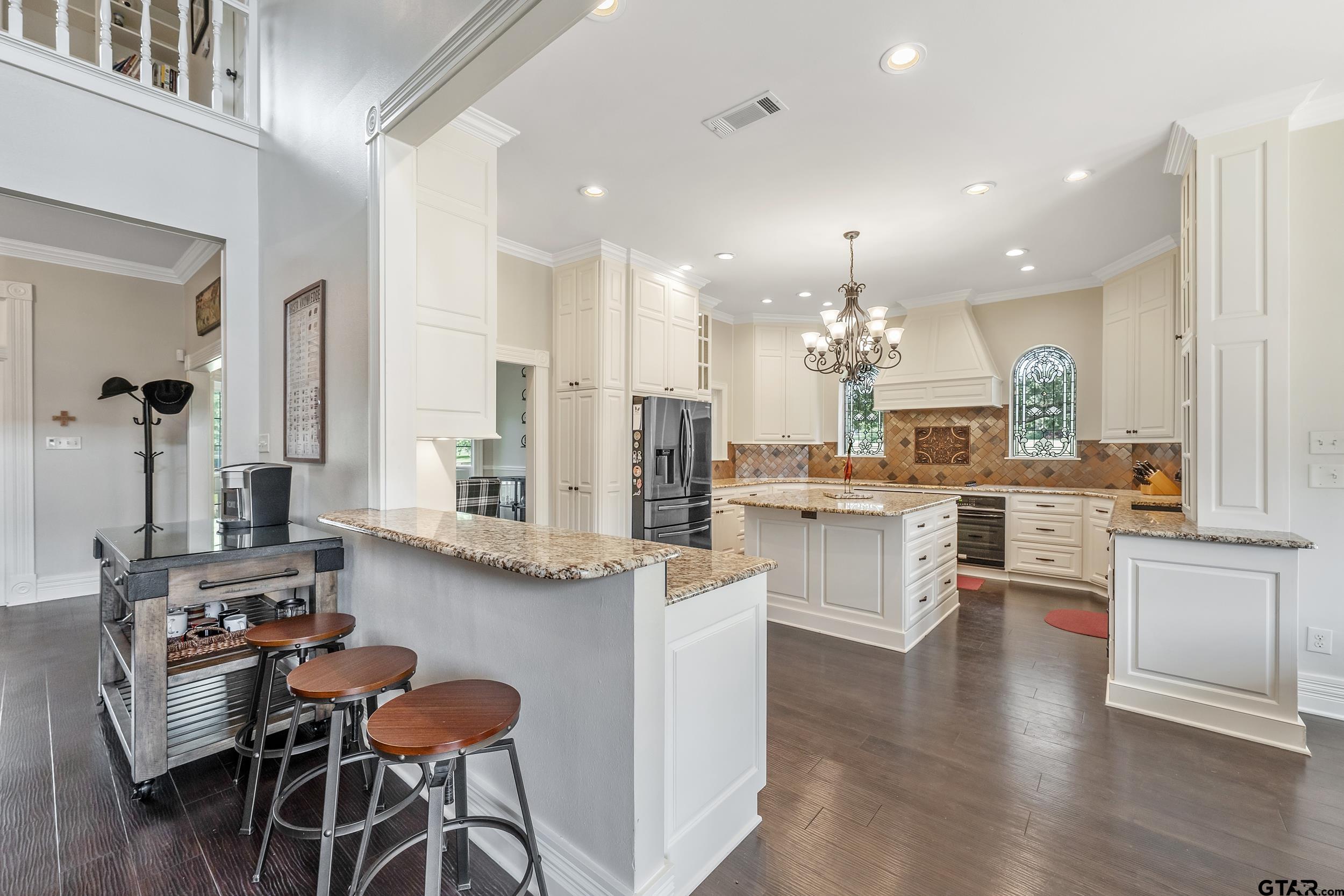 1881 Valley View Lane Tyler, TX 75703 - Photo 6 of 34