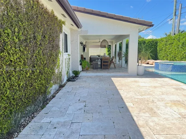 $5,000 | 7901 Northwest 171st Street, Hialeah, FL 33015